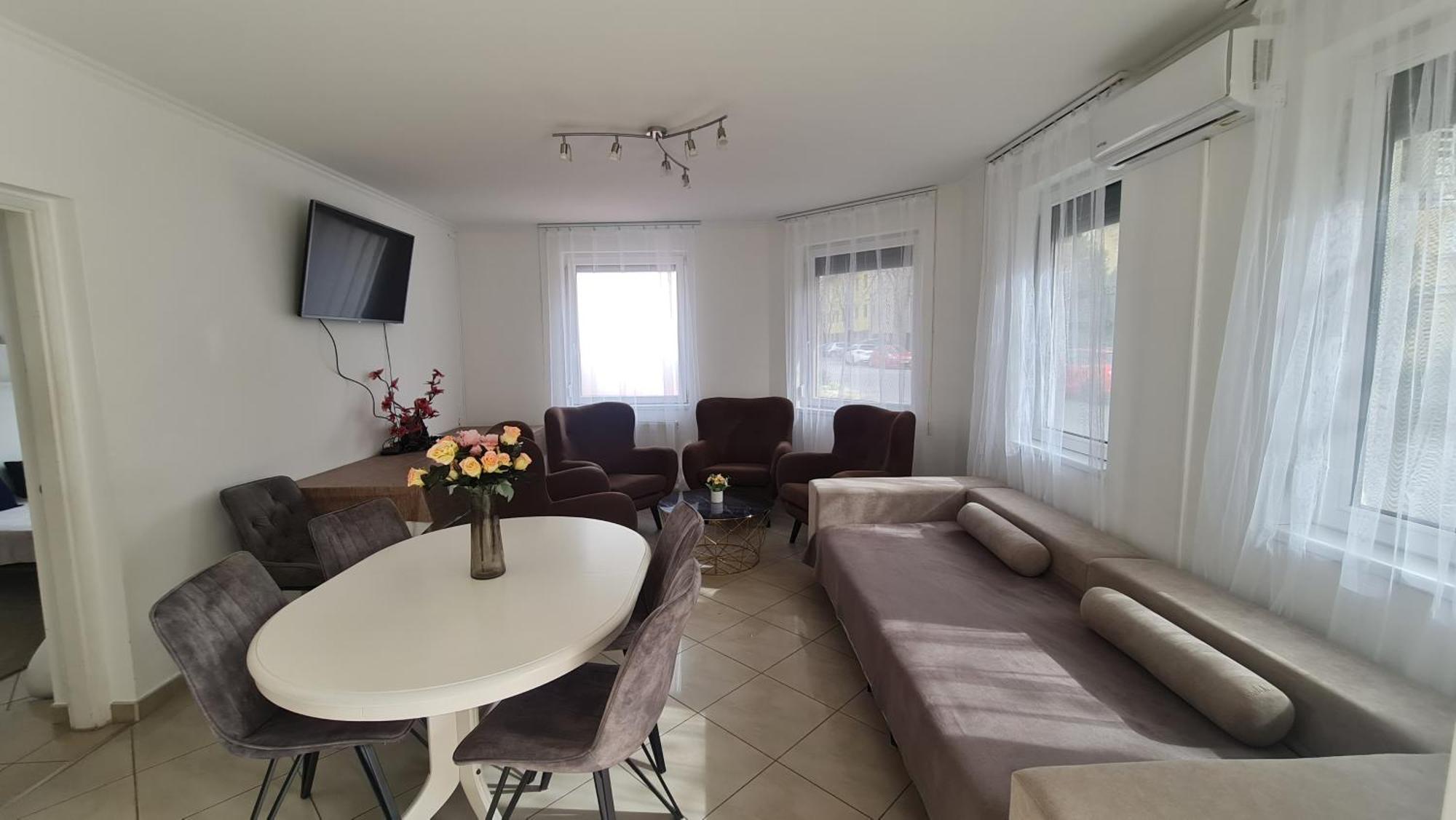 Tulipan Apartman Segedin Dış mekan fotoğraf